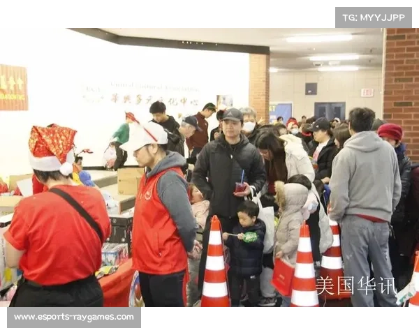 英超俱乐部基金会圣诞慈善活动，为社区困难家庭送暖